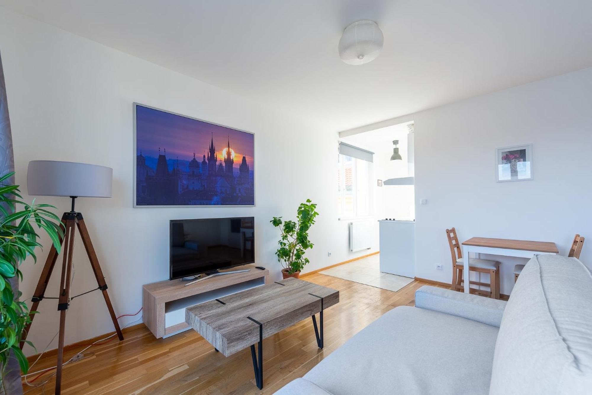 Sunny Safron Apartment براغ المظهر الخارجي الصورة